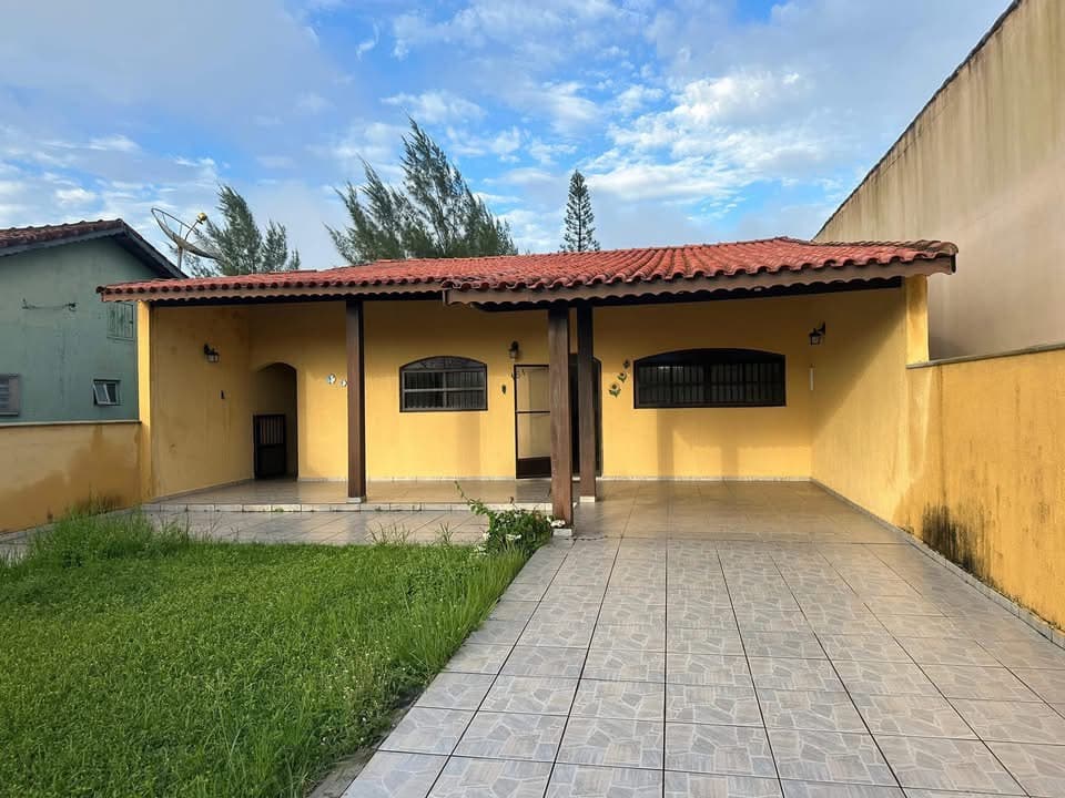 CASA NO BALNEÁRIO ADRIANA