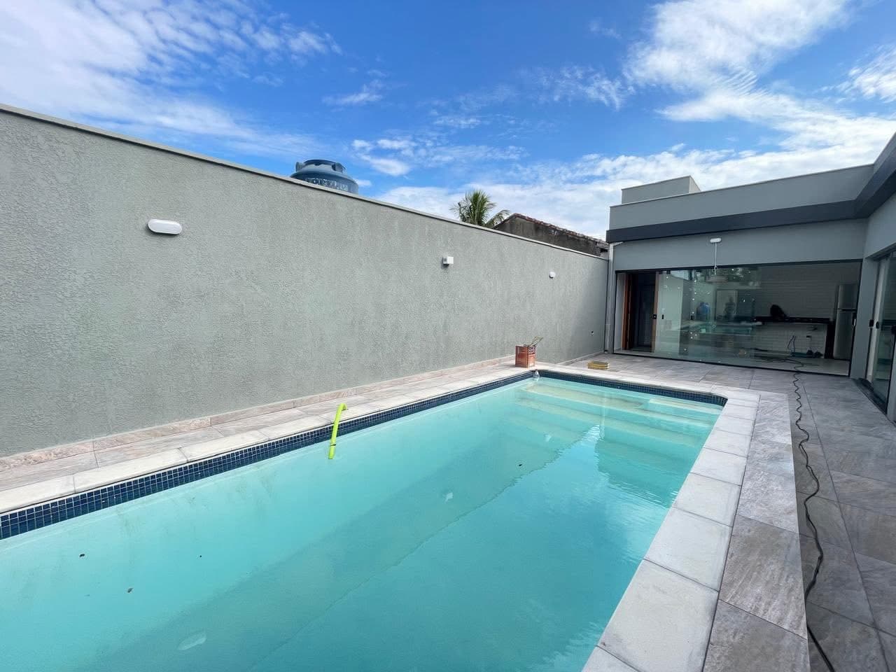 CASA COM PISCINA BALNEÁRIO PORTO VELHO