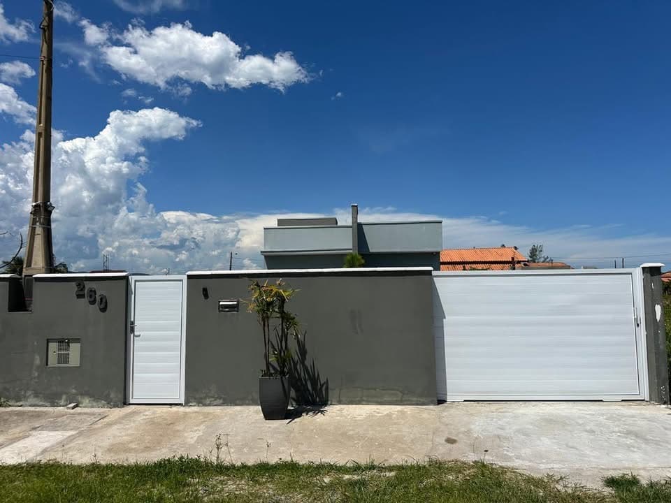 CASA COM PISCINA BALNEÁRIO MARIA DE LOURDES