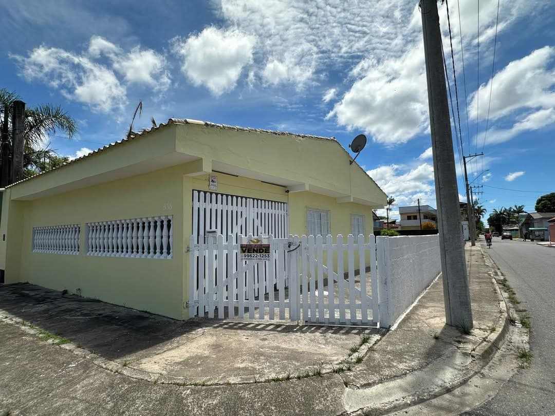CASA DE ESQUINA BALNEÁRIO BRITÂNIA