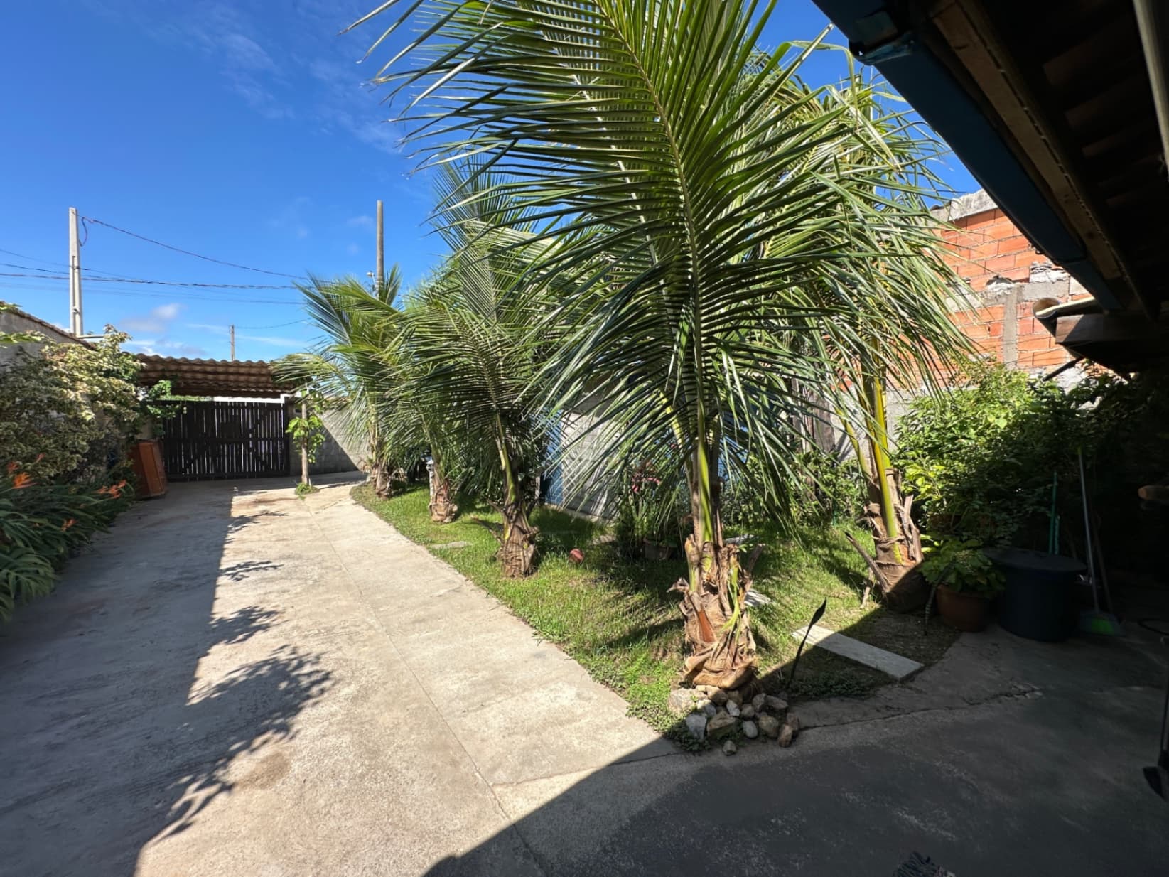 EDÍCULA COM CHALÉ BALNEÁRIO YEMAR